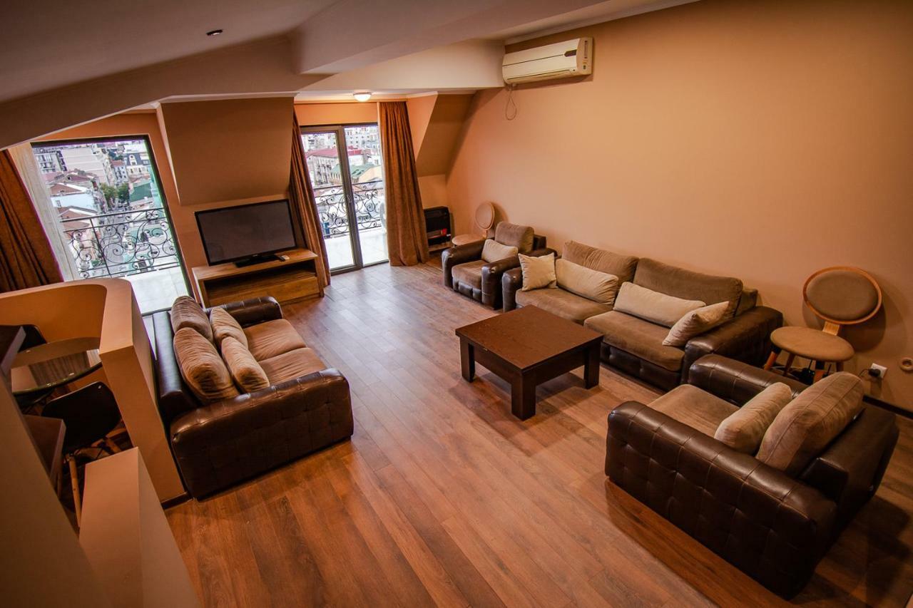 Daros Apartment Batumi Exteriör bild