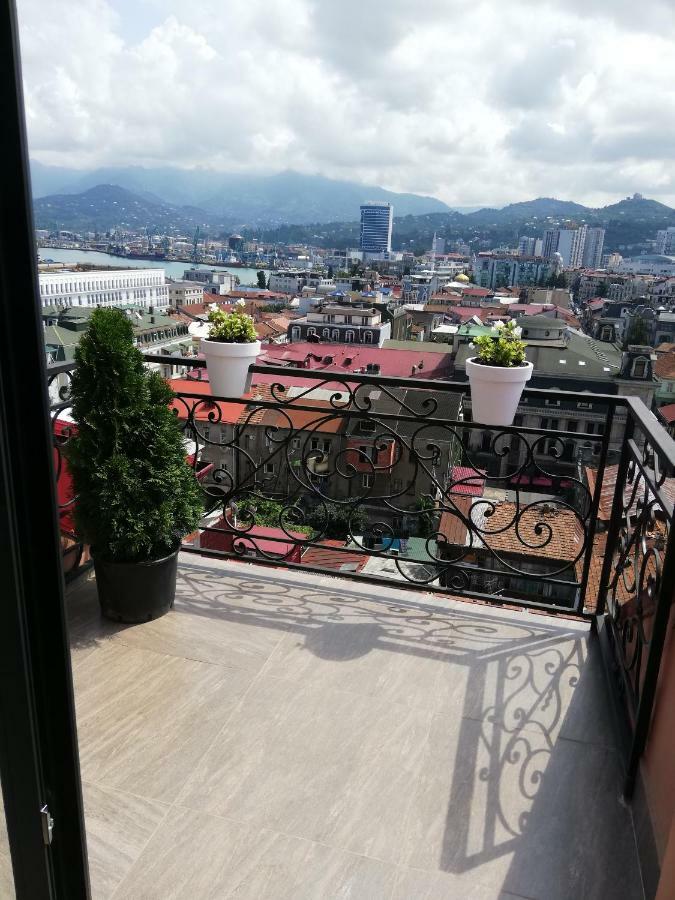 Daros Apartment Batumi Exteriör bild